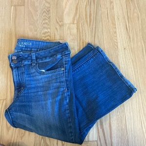 American Eagle Women’s Jeans. Artist Stretch. Medium Blue. Sz. 14